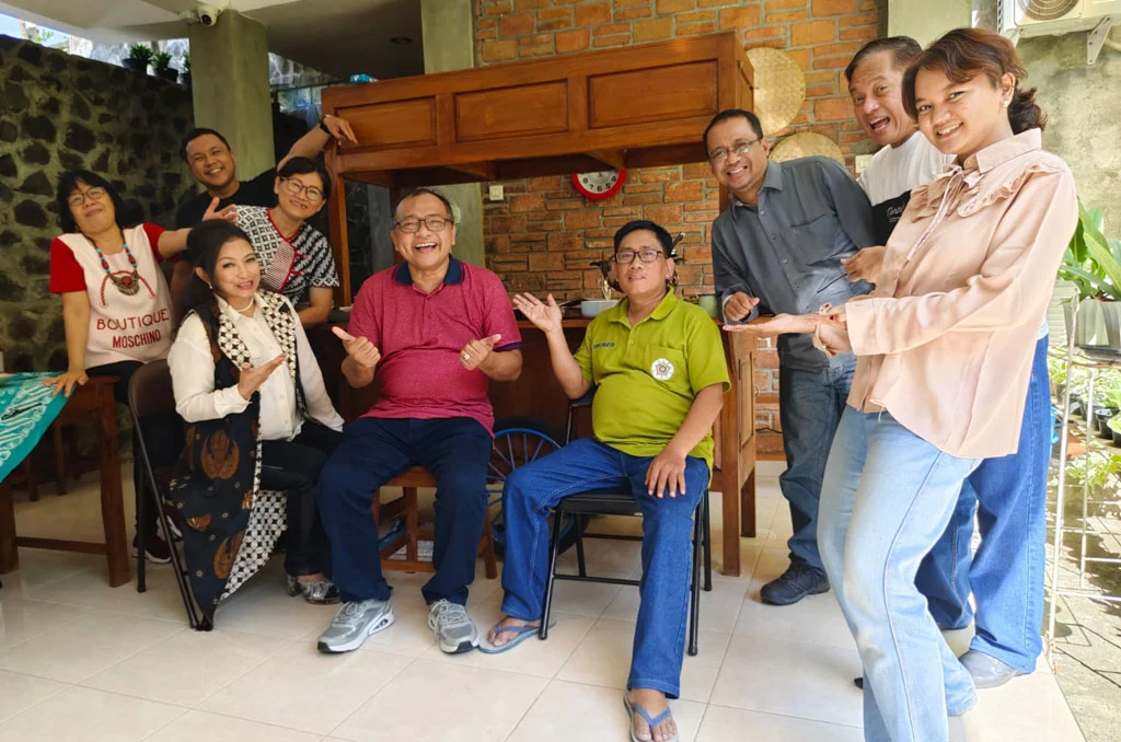 Klitlar bilan sikish Balzak yoshidagi yalangoch fotosuratlar